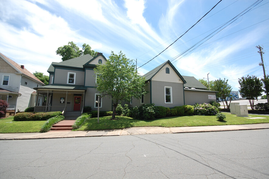 712 Brookstown Ave, Winston-Salem, NC for sale - Building Photo - Image 2 of 2