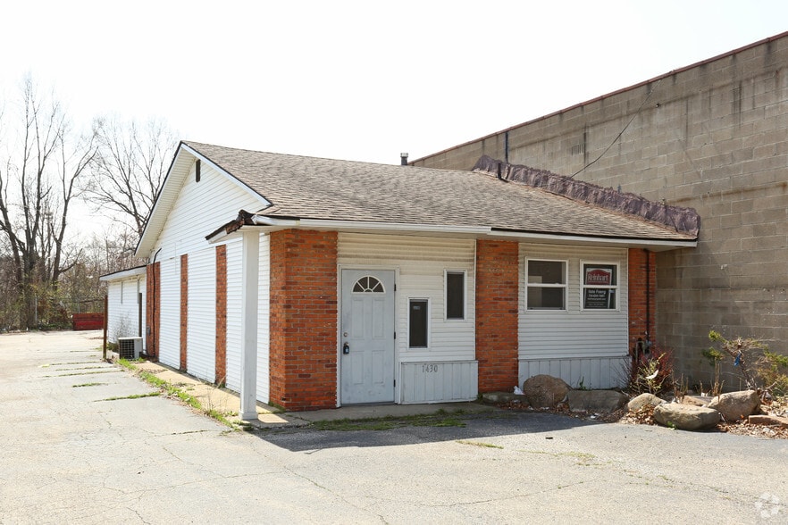1436 E Michigan Ave, Ypsilanti, MI for lease - Building Photo - Image 3 of 5