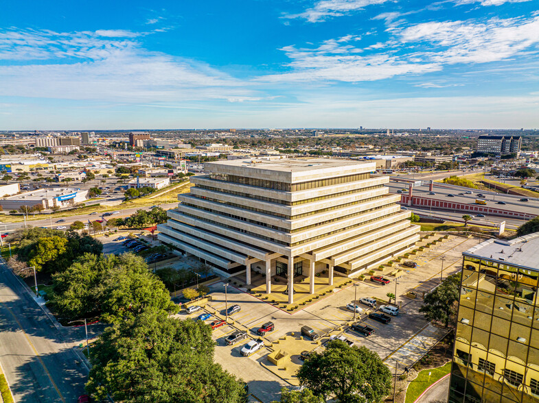 601 NW Loop 410, San Antonio, TX for lease - Building Photo - Image 2 of 12