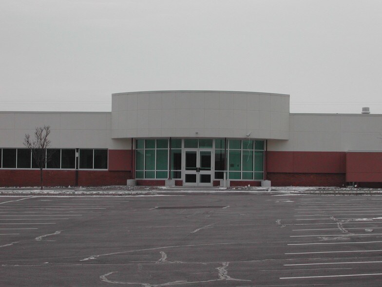 4800 E 131st St, Garfield Heights, OH for lease - Building Photo - Image 1 of 1
