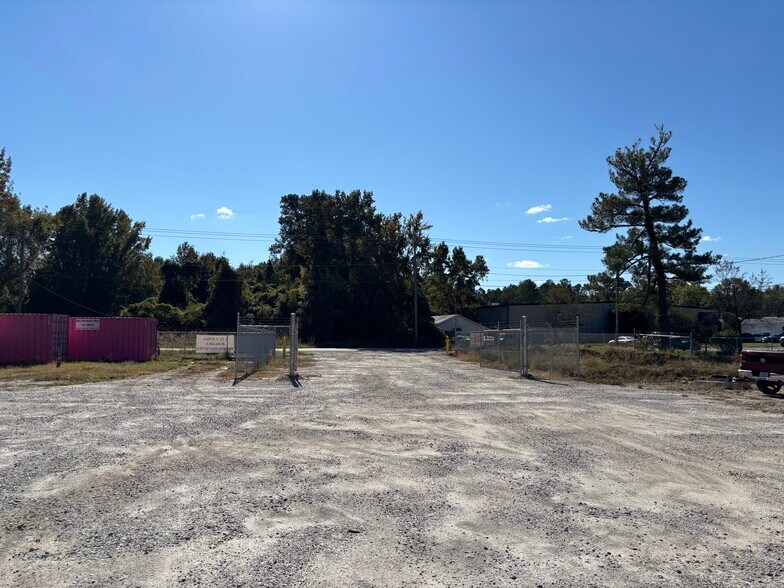 1137 Pineview Dr, Columbia, SC for lease - Building Photo - Image 2 of 5