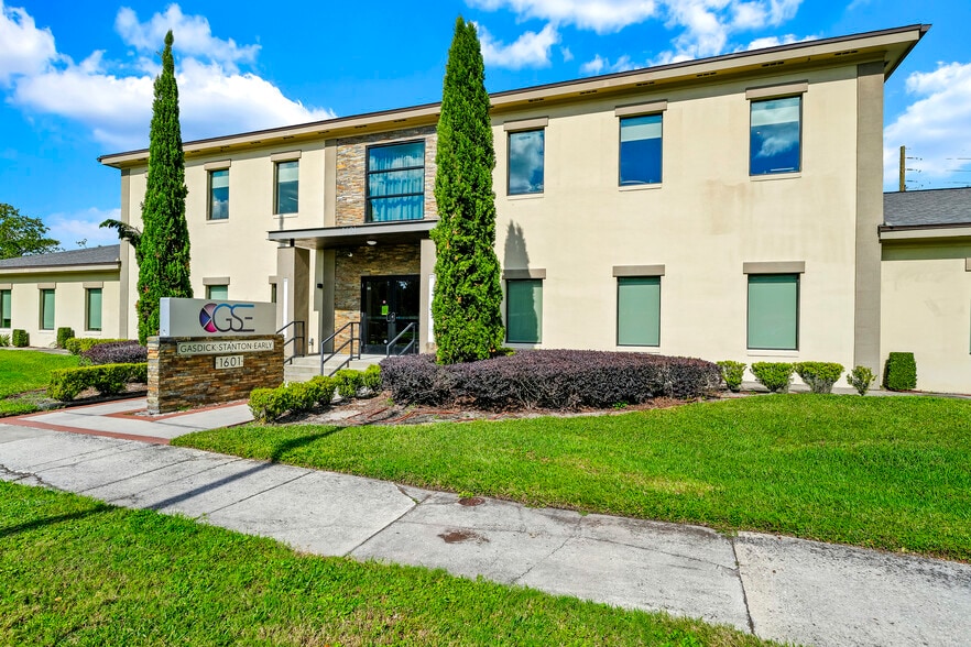 1601 W Colonial Dr, Orlando, FL for sale - Primary Photo - Image 1 of 15