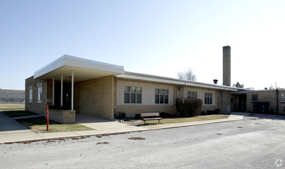 1901 Mascoutah Ave, Belleville, IL for lease - Primary Photo - Image 1 of 28