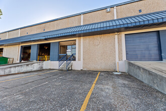 3701-3749 Yale St, Houston, TX for lease Building Photo- Image 2 of 4