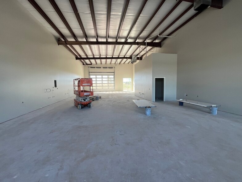 11725 N Morgan Rd, Yukon, OK for lease - Building Photo - Image 3 of 6