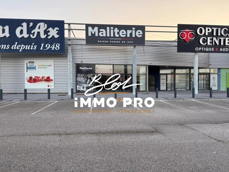 Retail in L'ISLE-D'ABEAU for lease - Building Photo - Image 1 of 9