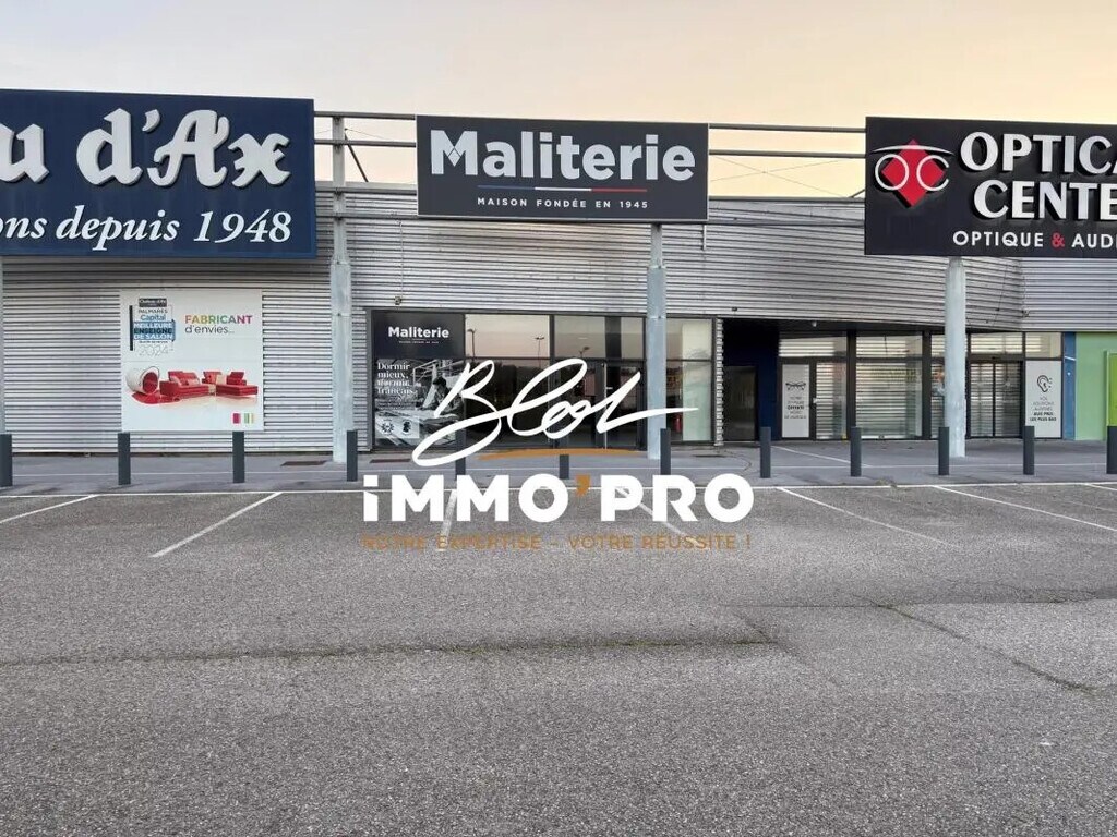 Location Commerce 105 m² à 405 m² - Photo 1