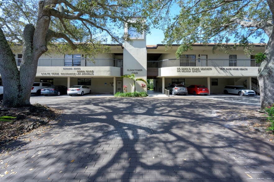 10625 N Military Trl, Palm Beach Gardens, FL for sale - Building Photo - Image 2 of 18