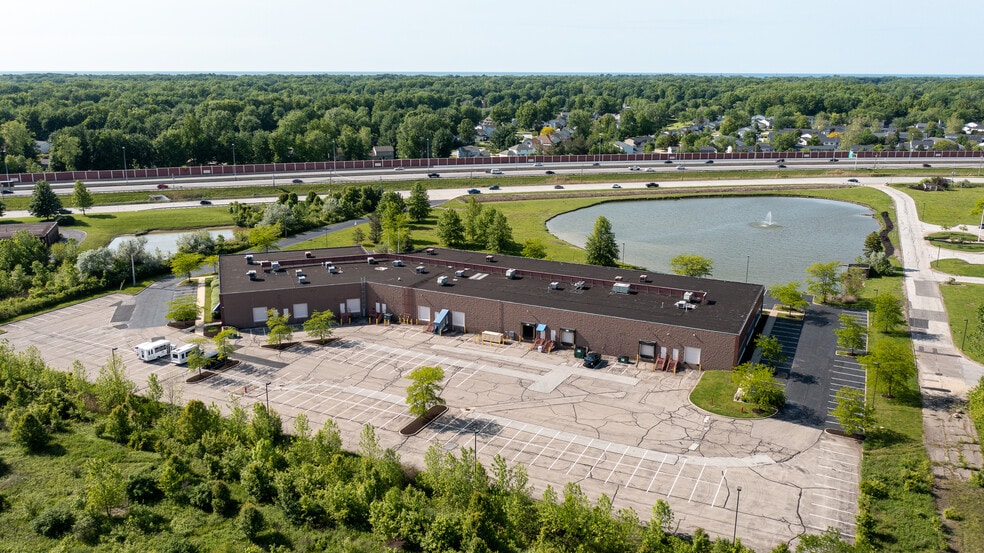 8020 Tyler Blvd, Mentor, OH for lease - Building Photo - Image 3 of 11