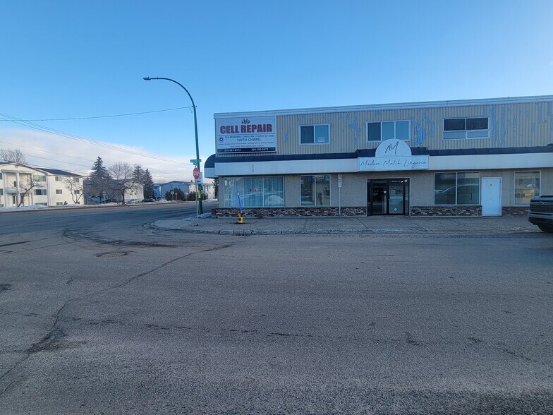 3861 15th Av, Prince George, BC for lease - Building Photo - Image 2 of 10