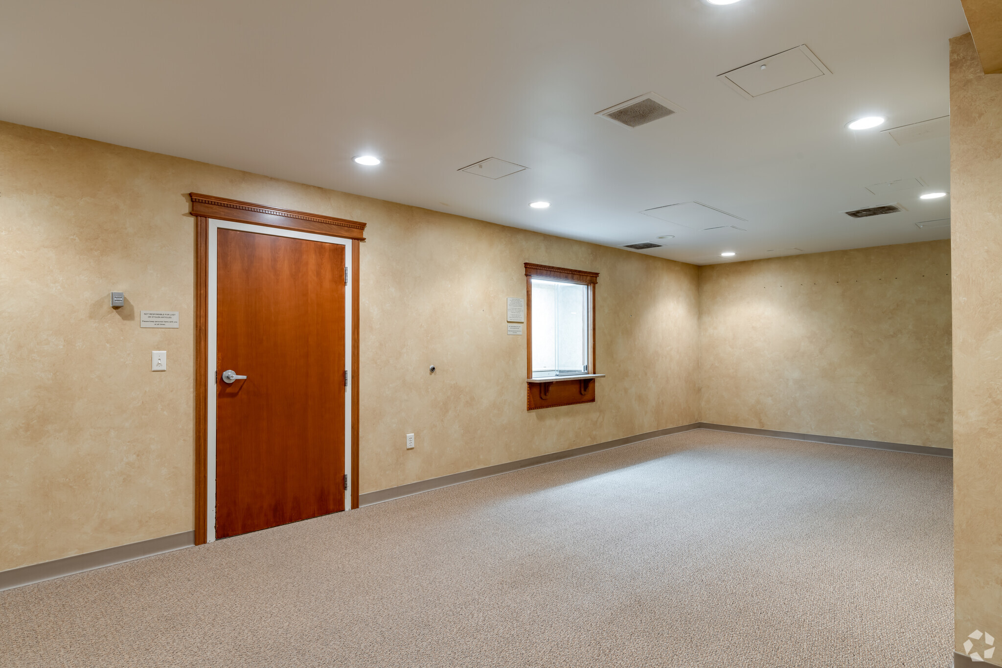 200 S Wenona St, Bay City, MI for lease Interior Photo- Image 1 of 6