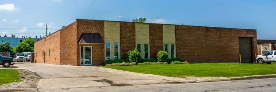 558 Randy Rd, Carol Stream, IL for sale Primary Photo- Image 1 of 1