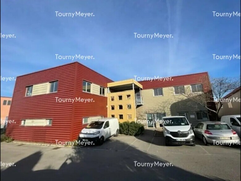 Office in Saint-Aunès for lease - Building Photo - Image 2 of 5