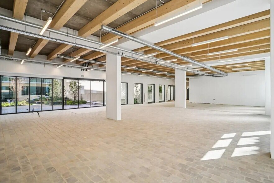 36 Rue Du Chemin Vert, Paris for lease - Building Photo - Image 2 of 37