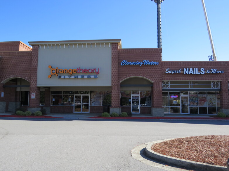 130 Peachtree E. Shopping Ct, Peachtree City, GA for lease - Building Photo - Image 2 of 14