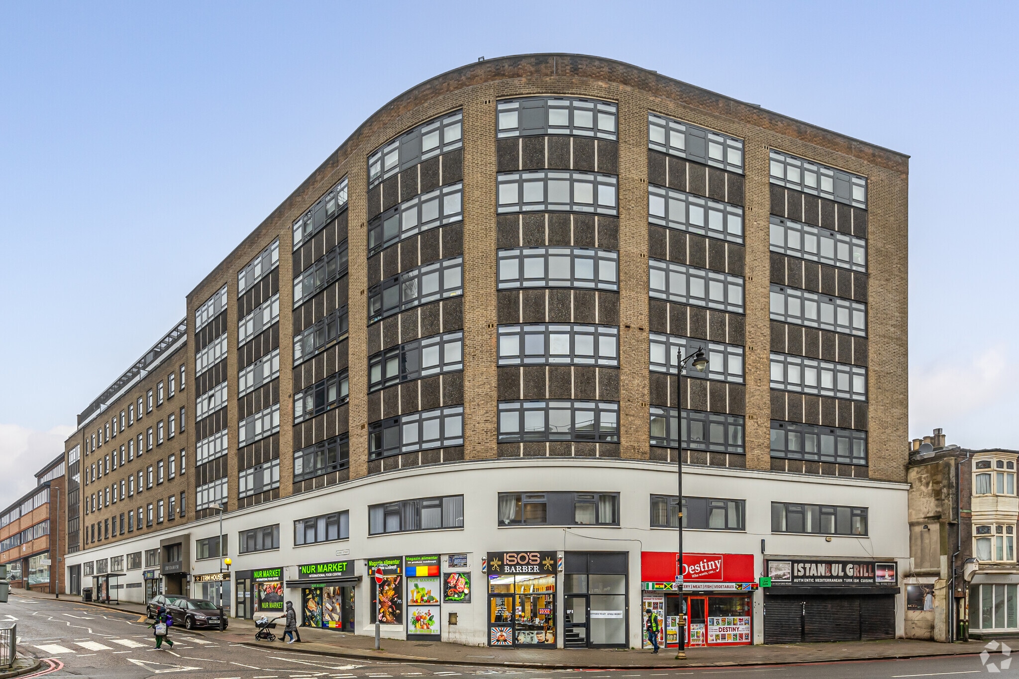 1-12 Alma St, Luton for sale Primary Photo- Image 1 of 1