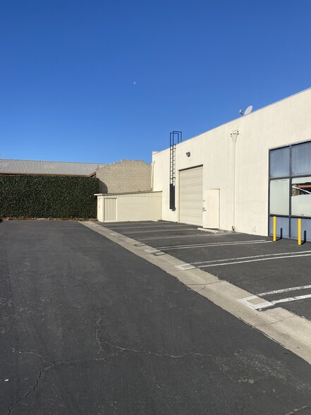 760 W 16th St, Costa Mesa, CA for lease - Building Photo - Image 2 of 9