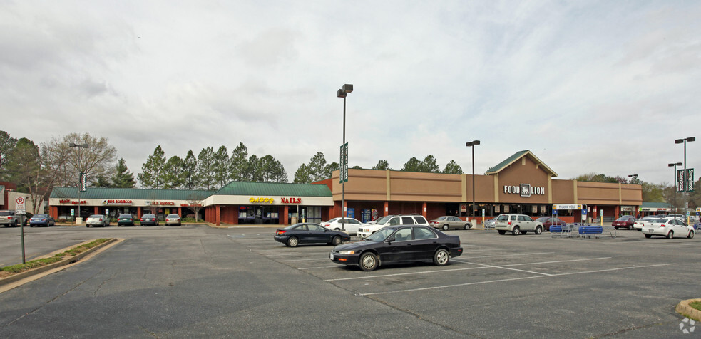 15425-15439 Warwick Blvd, Newport News, VA for lease - Building Photo - Image 2 of 8