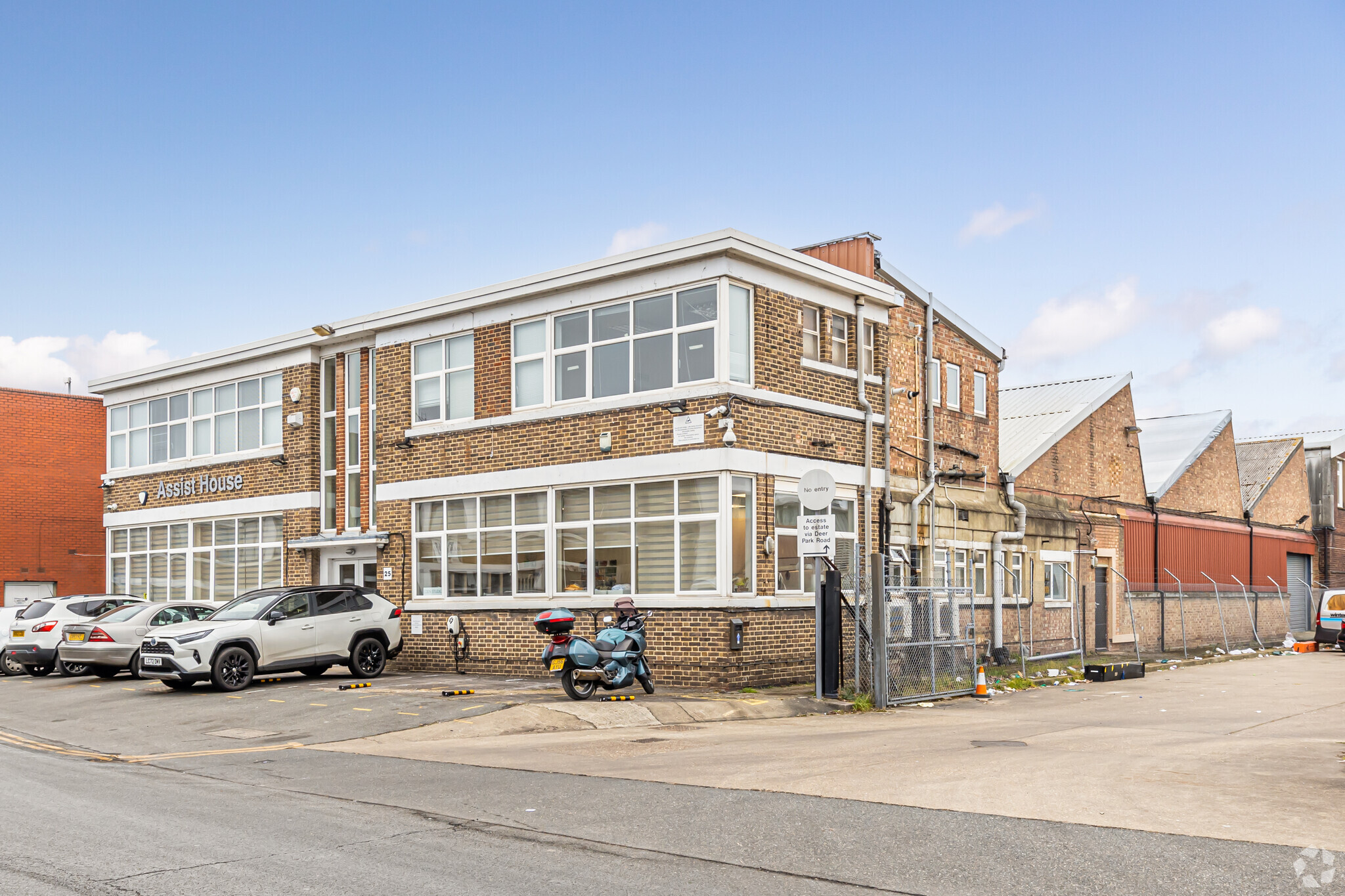 25 Lombard Rd, London for lease Primary Photo- Image 1 of 5