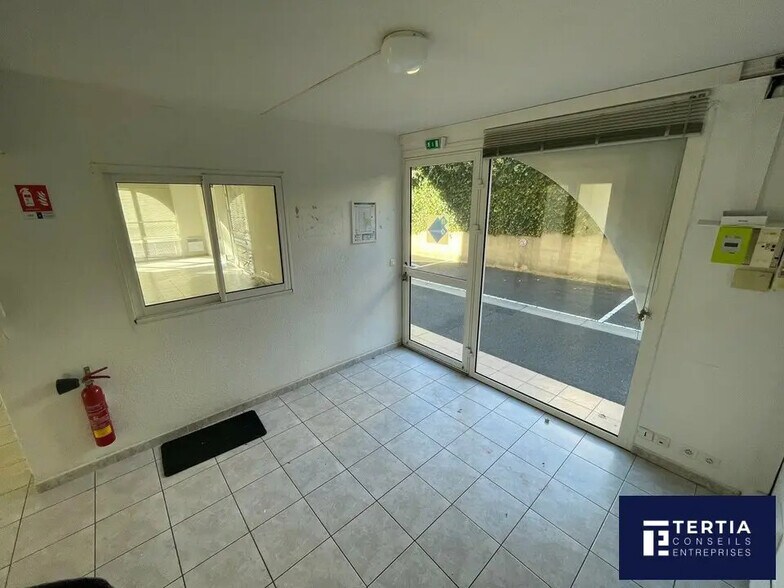 Office in Béziers for lease - Building Photo - Image 3 of 7