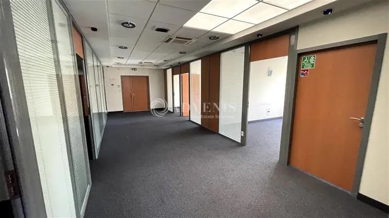 Office in Torcy for lease - Interior Photo - Image 1 of 10