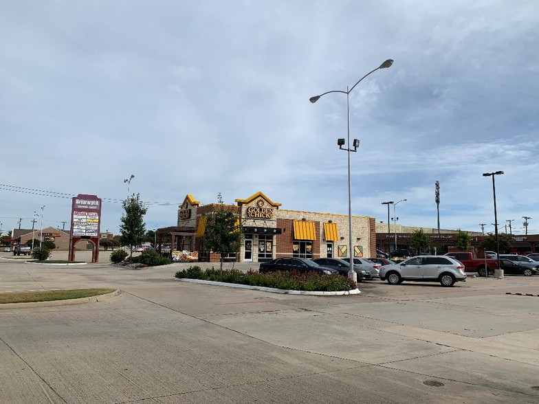 2760 E Trinity Mills Rd, Carrollton, TX, 75006 - Retail Space For Lease ...