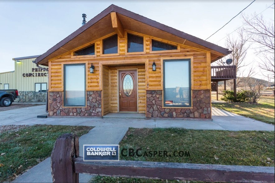 4 Sage Hills Rd, Glenrock, WY 82637