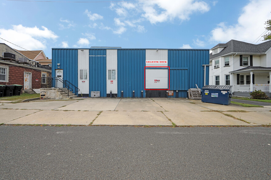 1 W Broad Ave, Berlin, NJ for lease - Building Photo - Image 1 of 27