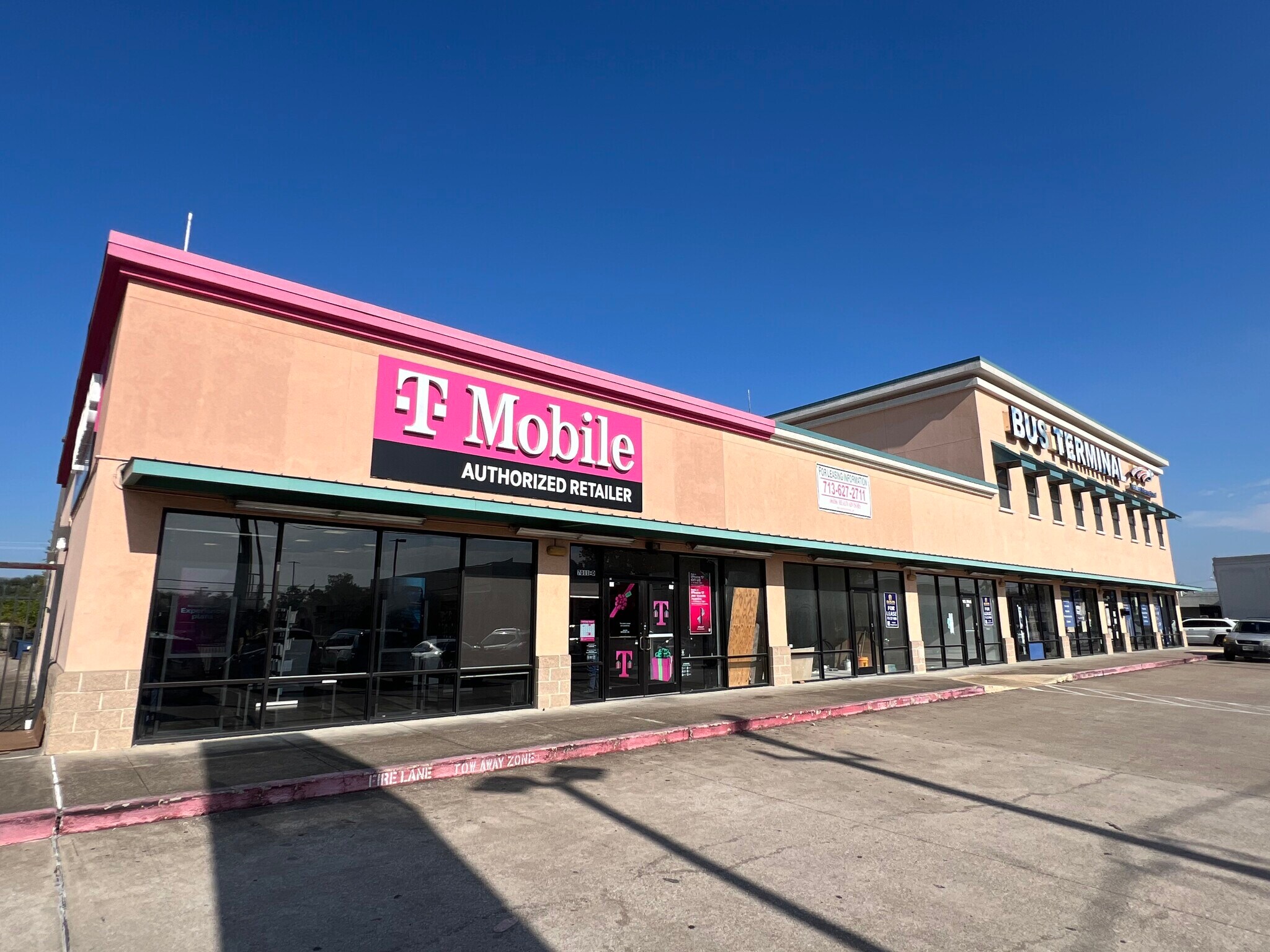 7011 Harrisburg Blvd, Houston, TX for lease Primary Photo- Image 1 of 3