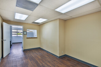 10515 Balboa Blvd, Granada Hills, CA for lease Interior Photo- Image 2 of 2