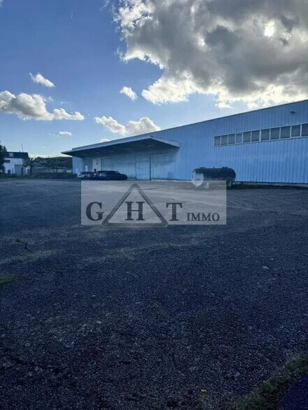 Industrial in Gretz-Armainvilliers for lease - Building Photo - Image 3 of 5