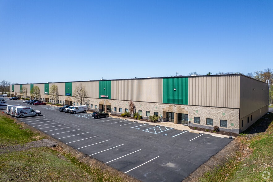 1200 Sathers Dr, Pittston, PA for lease - Building Photo - Image 1 of 4