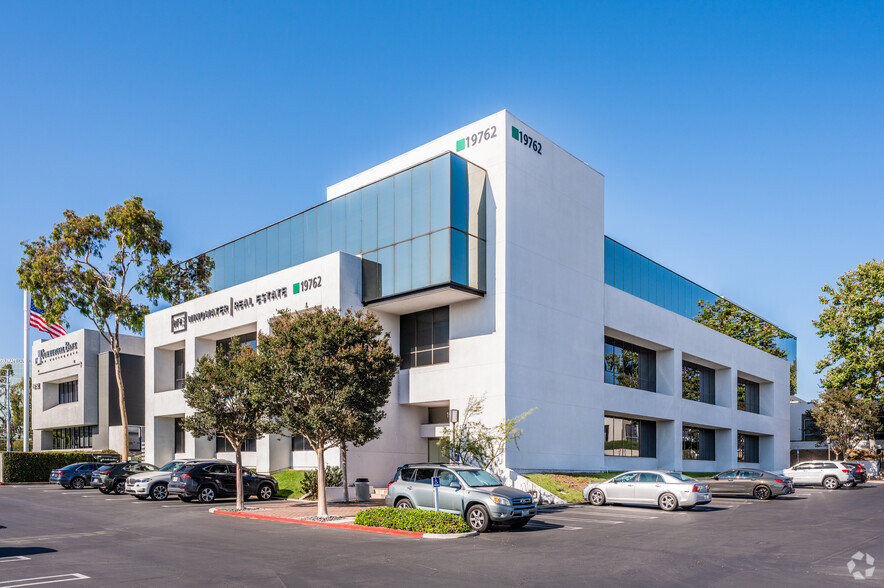 19762 MacArthur Blvd, Irvine, CA for lease - Primary Photo - Image 1 of 18