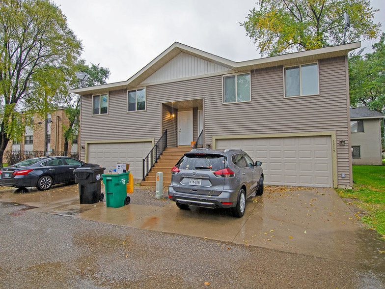 1513 Humboldt Pl N, Minneapolis, MN for sale - 1513 Humboldt Pl N Minneapolis-004-002-DSC9220-MLS_Size - Image 1 of 4