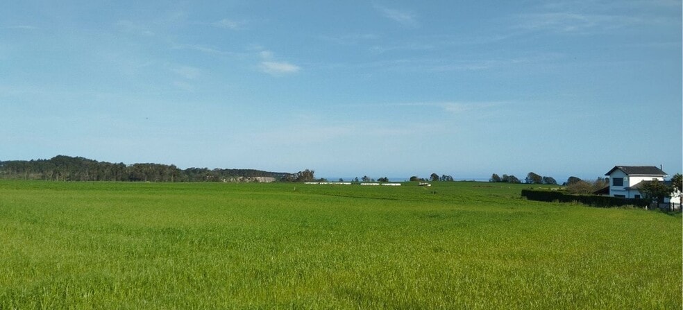 San Cristóbal, Parcela 190, Valdés, Asturias for sale - Aerial - Image 2 of 2