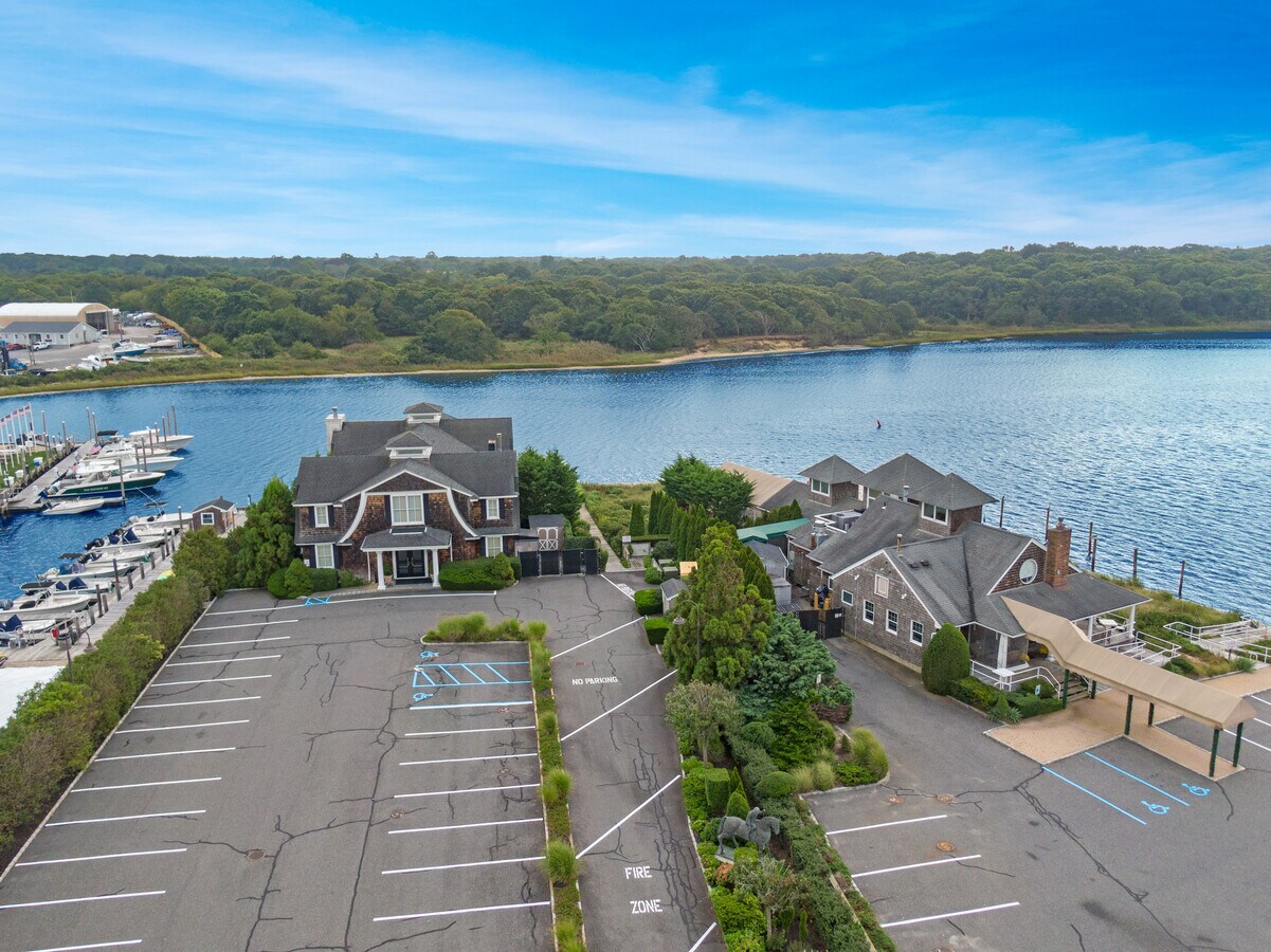 5658 S Bay Ave, Eastport, NY 11941 56 & 58 S Bay Ave