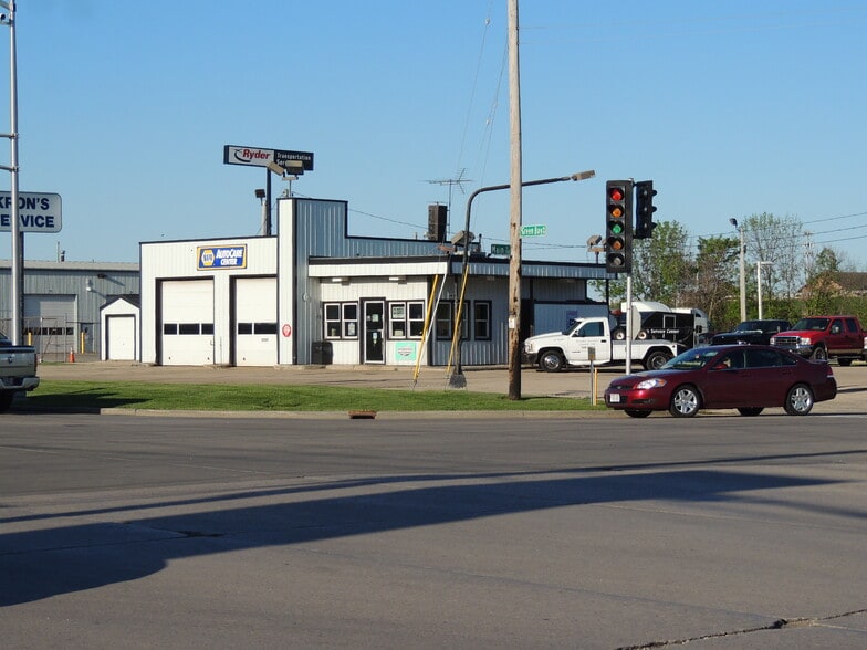 1108 Main St, Neenah, WI for sale - Building Photo - Image 2 of 14