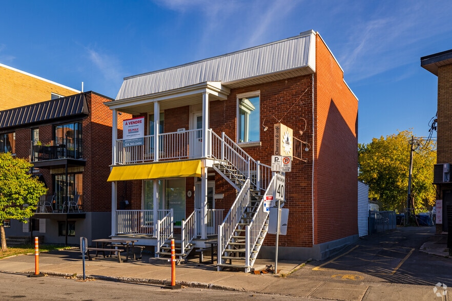 97 Rue Saint-Sylvestre, Longueuil, QC for sale - Primary Photo - Image 1 of 2