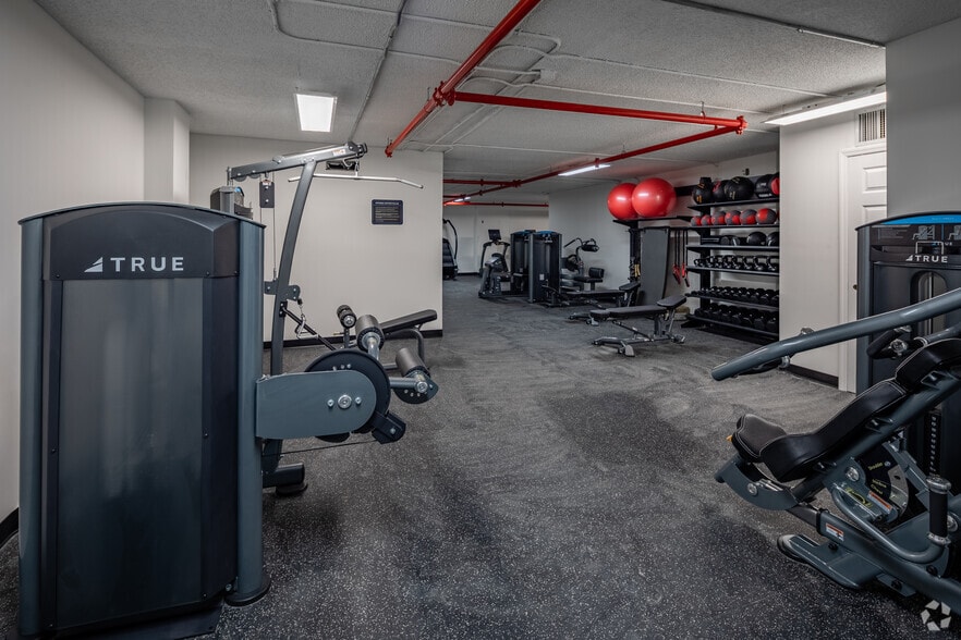 803 N 2nd St, Clarksville, TN for lease - Interior Photo - Image 3 of 52