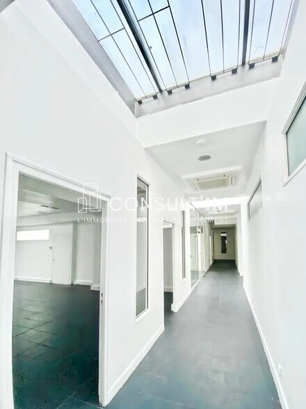 Office in Puteaux for lease - Building Photo - Image 3 of 8