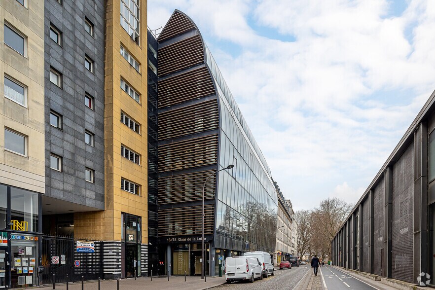 Office in Paris for lease - Primary Photo - Image 1 of 4