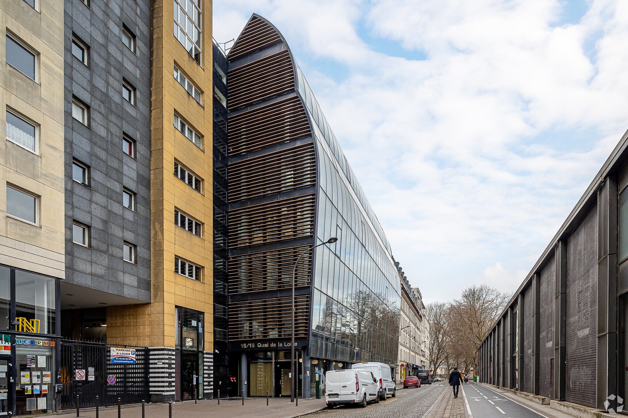 Office in Paris for lease Primary Photo- Image 1 of 5