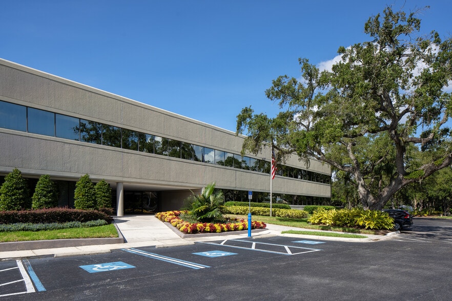 5310 Cypress Center Dr, Tampa, FL for lease - Building Photo - Image 1 of 11