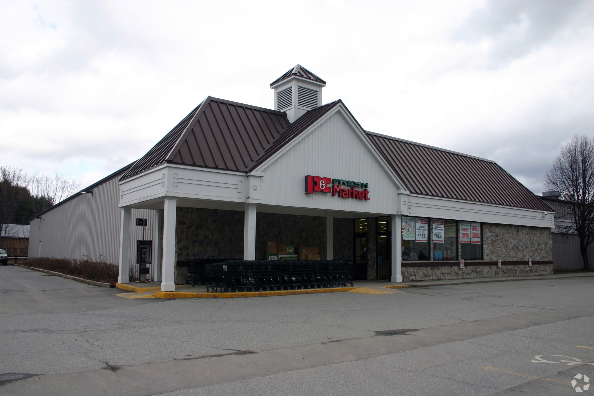 59-80 S Main St, Waterbury, VT for sale Primary Photo- Image 1 of 1