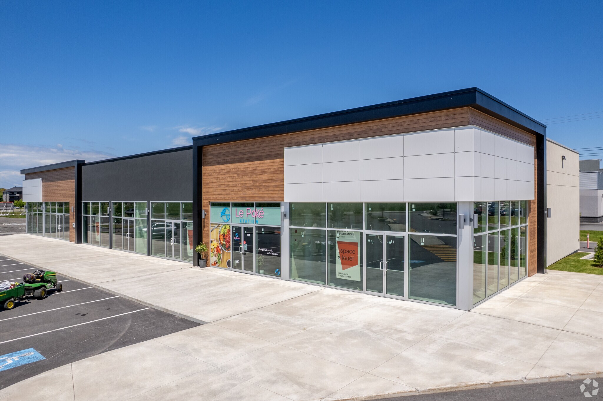 400 rue Edmour-Daoust, Beauharnois, QC for lease Primary Photo- Image 1 of 5