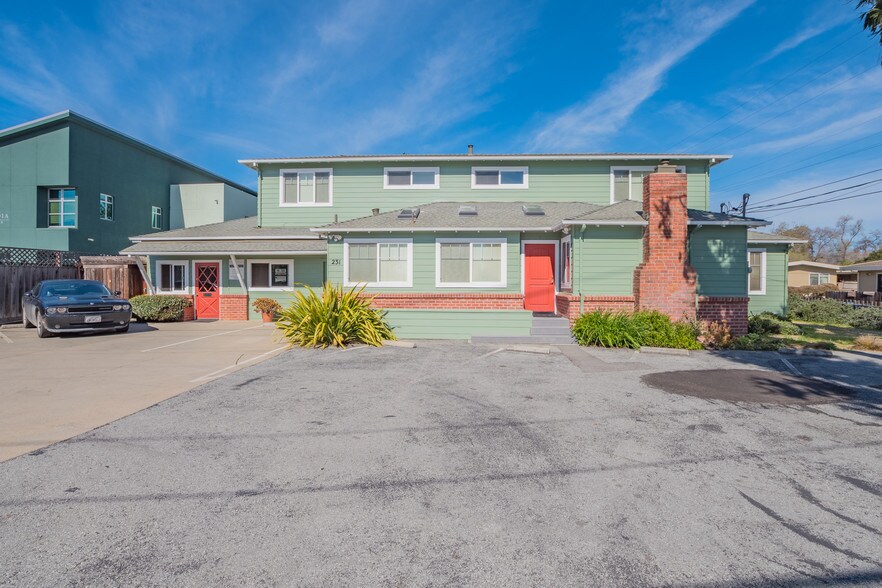 231 Green Valley Rd, Freedom, CA 95019