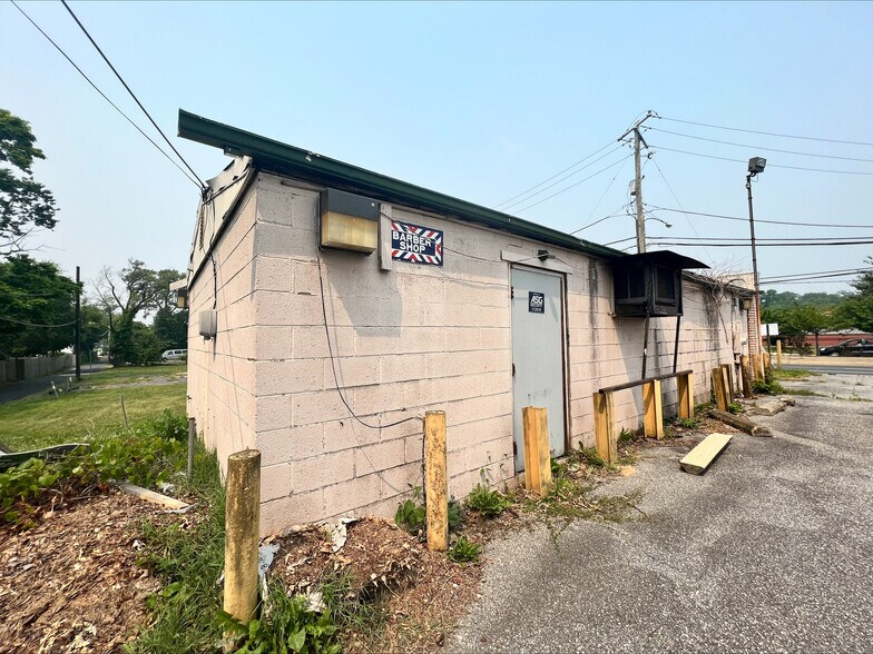 5833 Martin Luther King Jr Hwy, Capitol Heights, MD for sale - Building Photo - Image 2 of 9