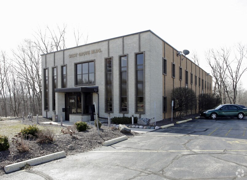 2395 W Washington St, West Bend, WI for sale - Primary Photo - Image 1 of 1