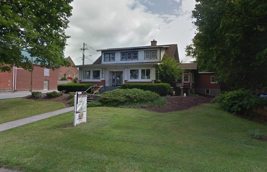 201 S Main St Blacksburg Va 24060 Retail For Lease Loopnet Com