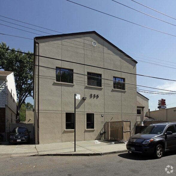 235 Dongan Hills Ave, Staten Island, NY 10305 Office/Medical for